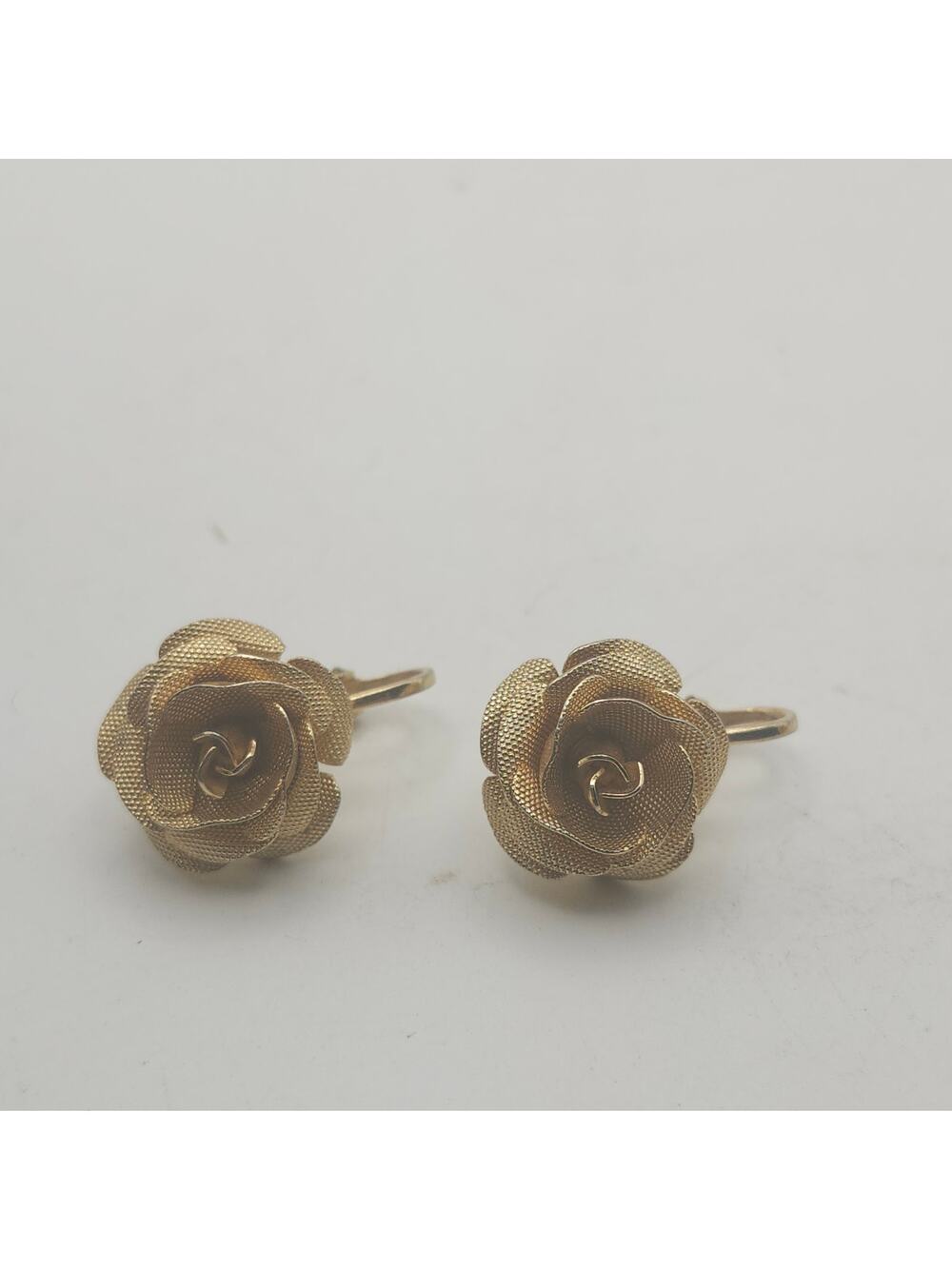 Vintage Gold Tone Rose Flower Clip On Earrings Textured Mesh Floral Retro